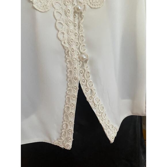 Vintage blouse with lace and pearls, size L - Picture 3 of 8